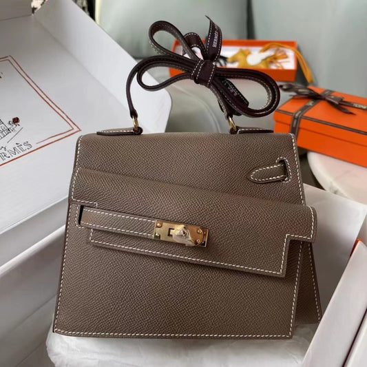 The Allure of Hermès Kelly Sellier en Désordre Bags: A Tale of History, Creation, and Popularity